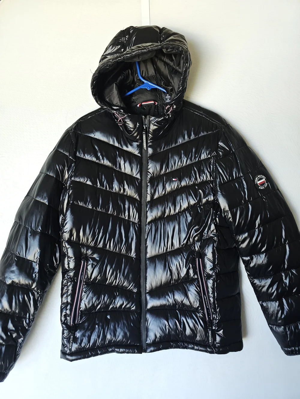 Tommy Hilfiger Men's Hooded Puffer Jacket Shiny Black Size M NWOT